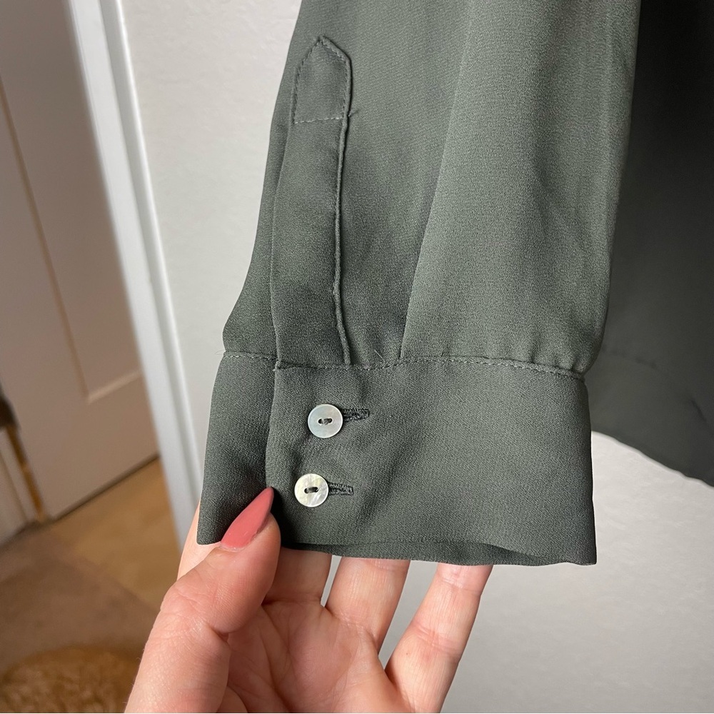 H&M Olive Green/ Charcoal Gray Women's Chiffon Button Down Blouse Size 12 - Picture 4 of 9